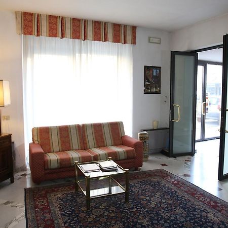Hotel Paris Castel Goffredo Екстер'єр фото