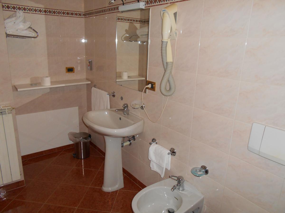 Hotel Paris Castel Goffredo Екстер'єр фото